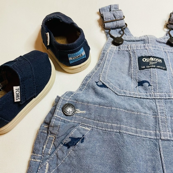 Oshkosh Shark denim Shortall & Toms slippers - Picture 4 of 5